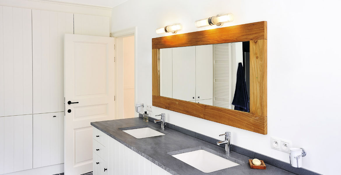 Bathroom luminaires