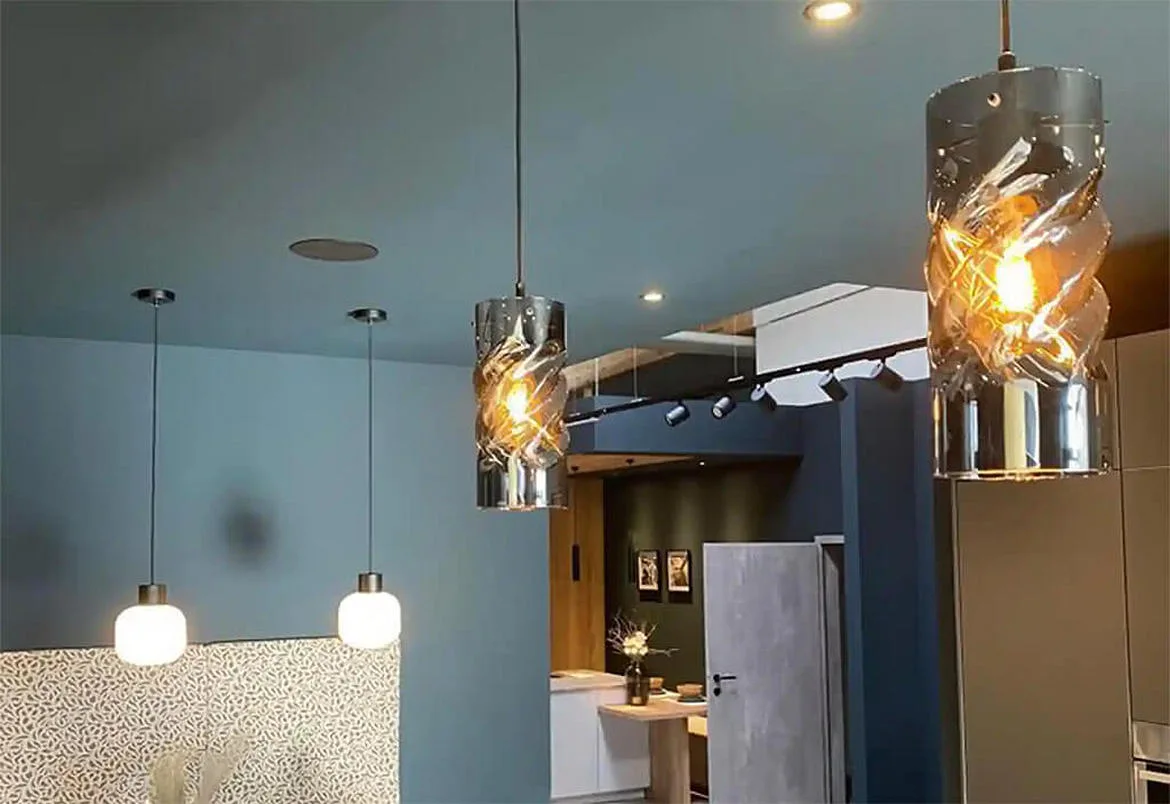 ISOLED pendant luminaire INFINITY SMOKY CURLED GLASS cylindrical, with open cable, 2-pole E27 IP20, black dimmable ISOLED pendant luminaire INFINITY SMOKY CURLED GLASS cylindrical, with open cable, 2-pole E27 IP20, black dimmable