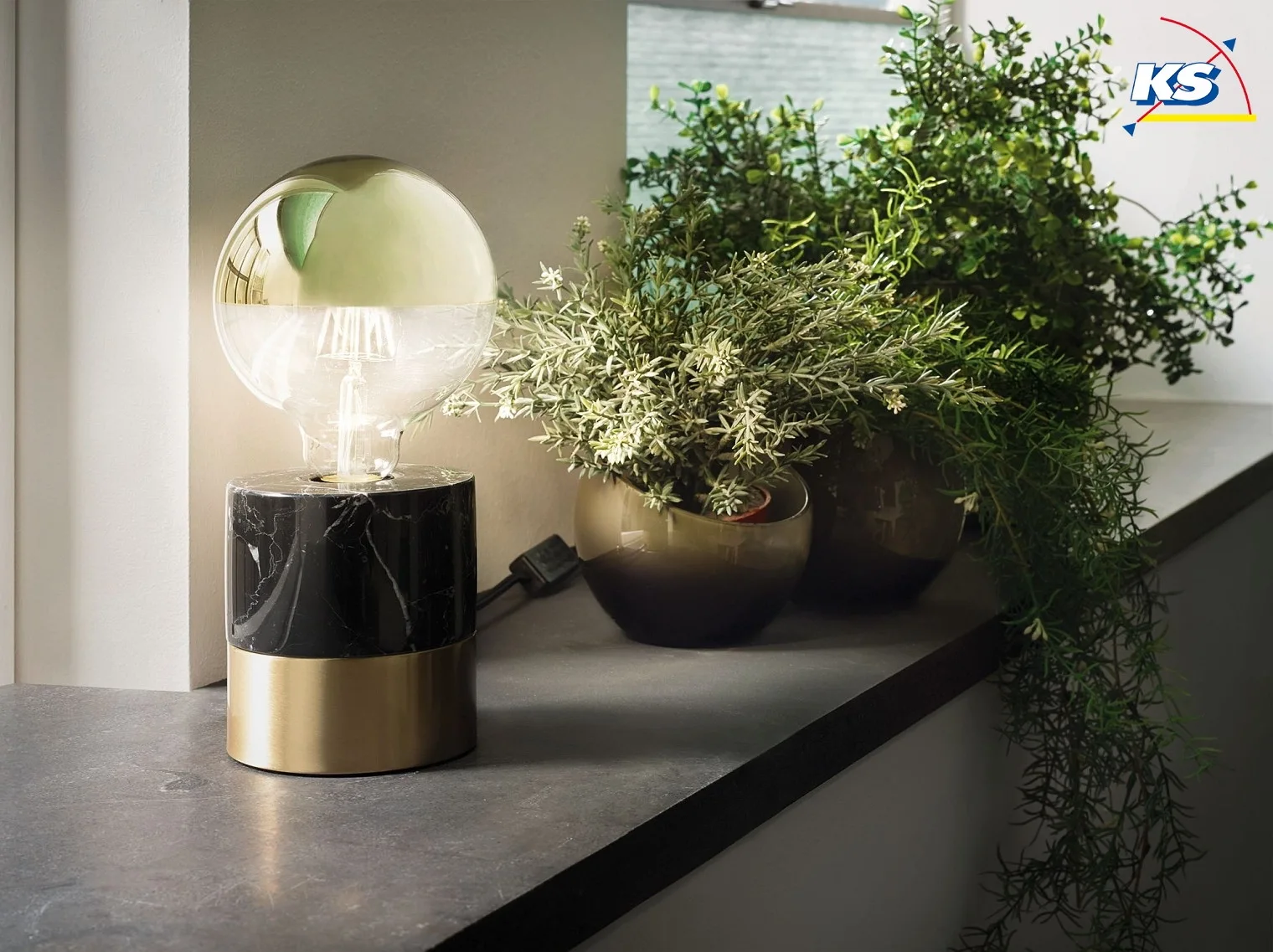 Paulmann LED Deco Globe G125 Top mirrored Lamp GOLD, 230V, E27, 6.5W 2700K 600lm, dimmable, clear Paulmann LED Deco Globe G125 Top mirrored Lamp GOLD, 230V, E27, 6.5W 2700K 600lm, dimmable, clear